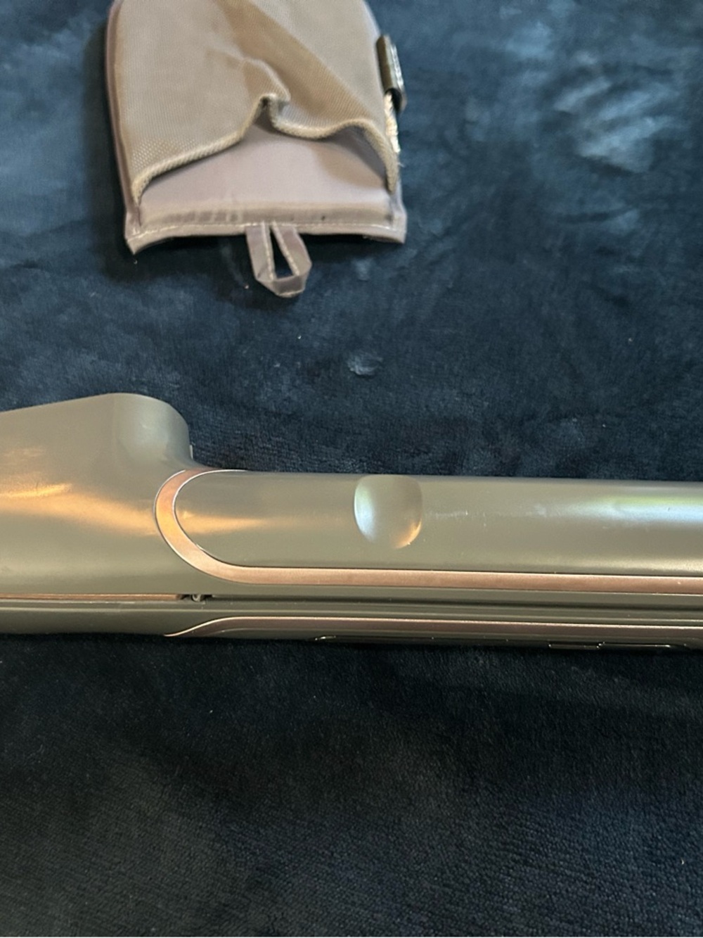 Conair Handheld Fabric Steamer in Gray - Picture 3 of 6